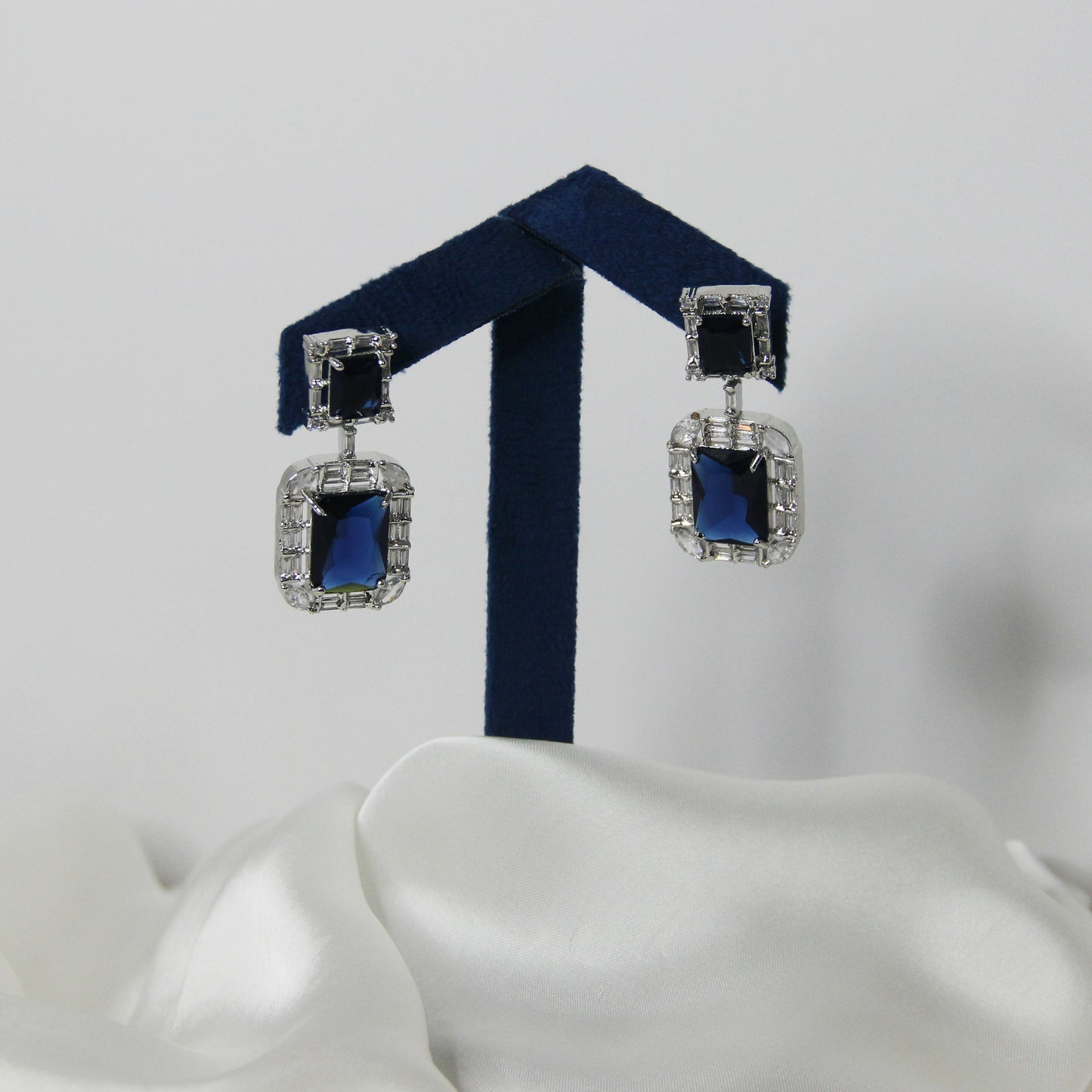 Regal Blue Piedra Earrings