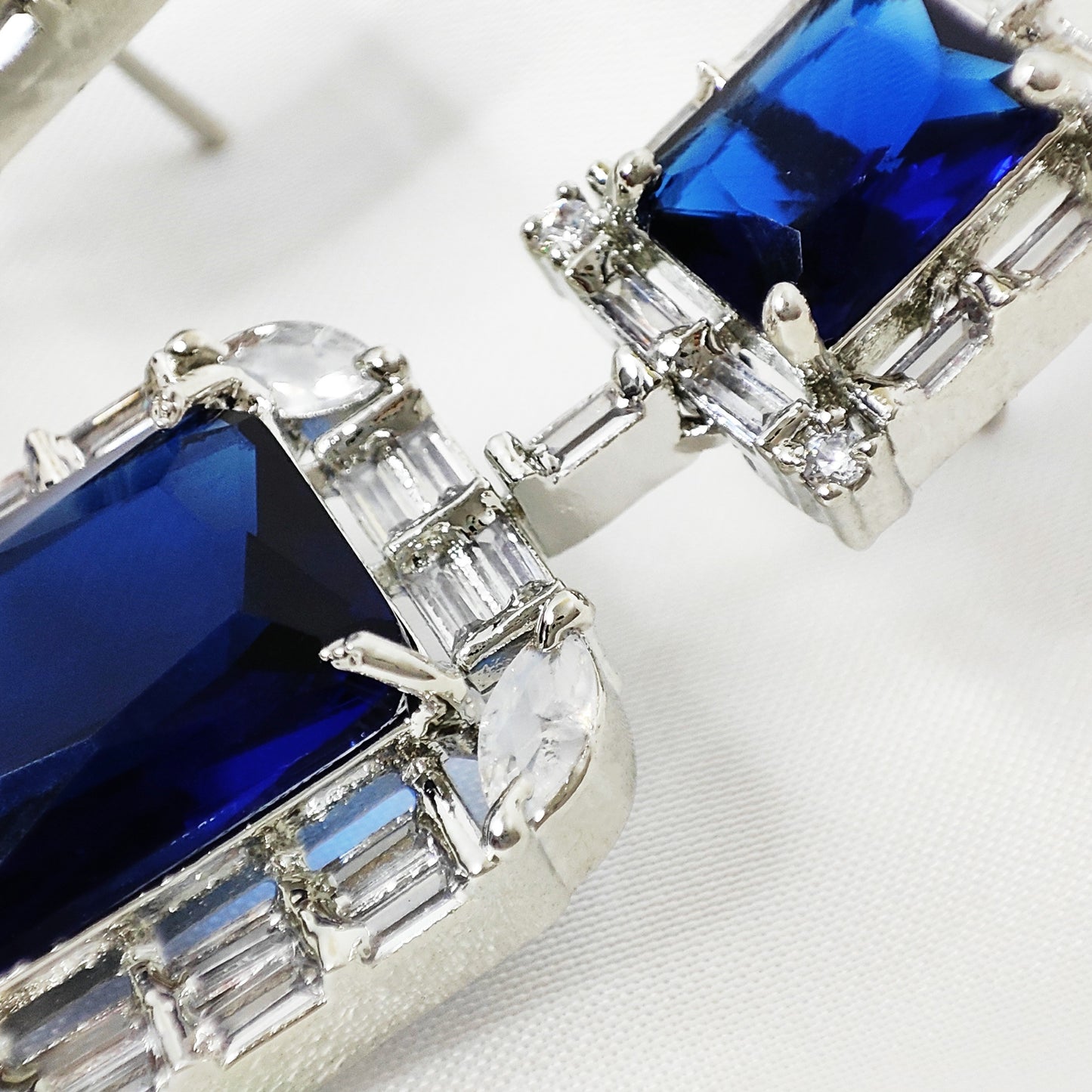 Regal Blue Piedra Earrings