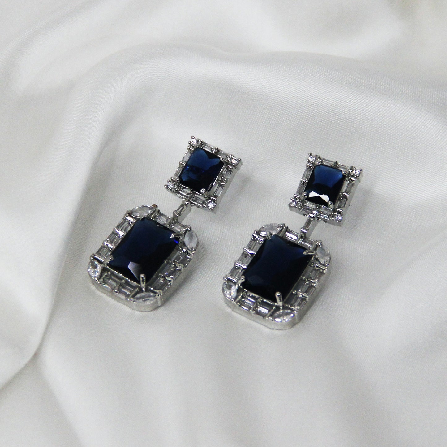 Regal Blue Piedra Earrings